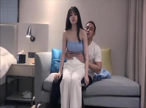 Saat orang kaya pergi memberi makan bayi gula