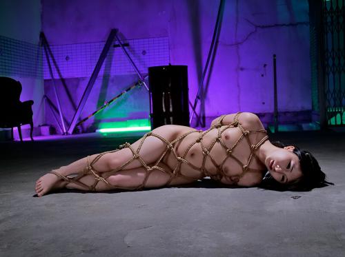 Si siswi itu suka sadis