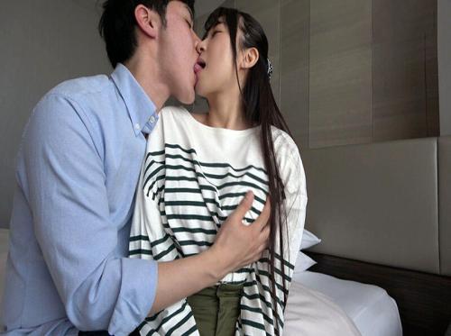 Kencan yang mengesankan dengan gadis berpayudara besar Emi Kataoka