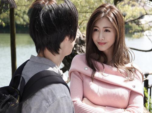 Hari dimana aku kembali ke rumah adalah hari yang membahagiakan ketika aku bertemu dengan pacar lamaku lagi